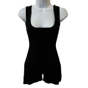 Boohoo Women’s Black Scoop Neck Romper Medium